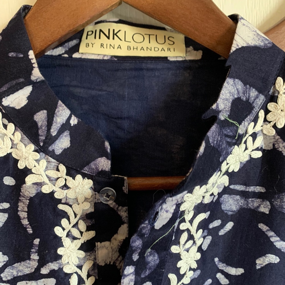 Men’s Kurta brand new in blue and white pattern. Pink Lotus by Rina Bhandari